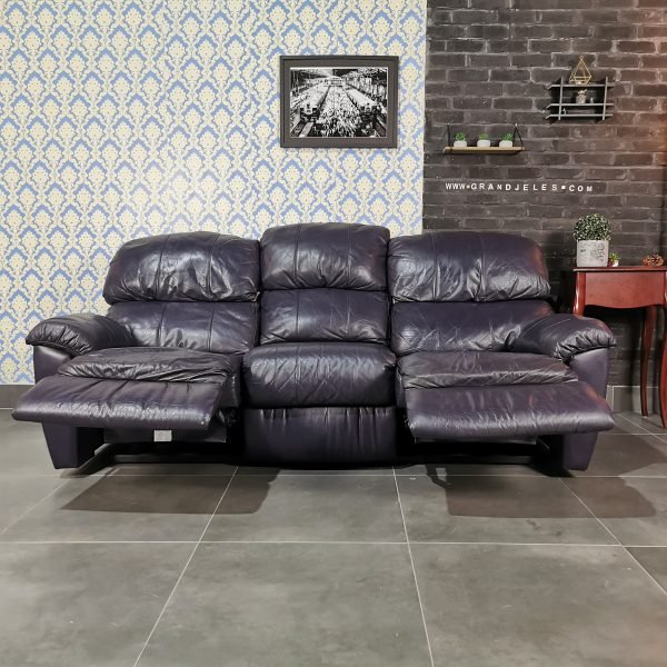 purple reclining couch